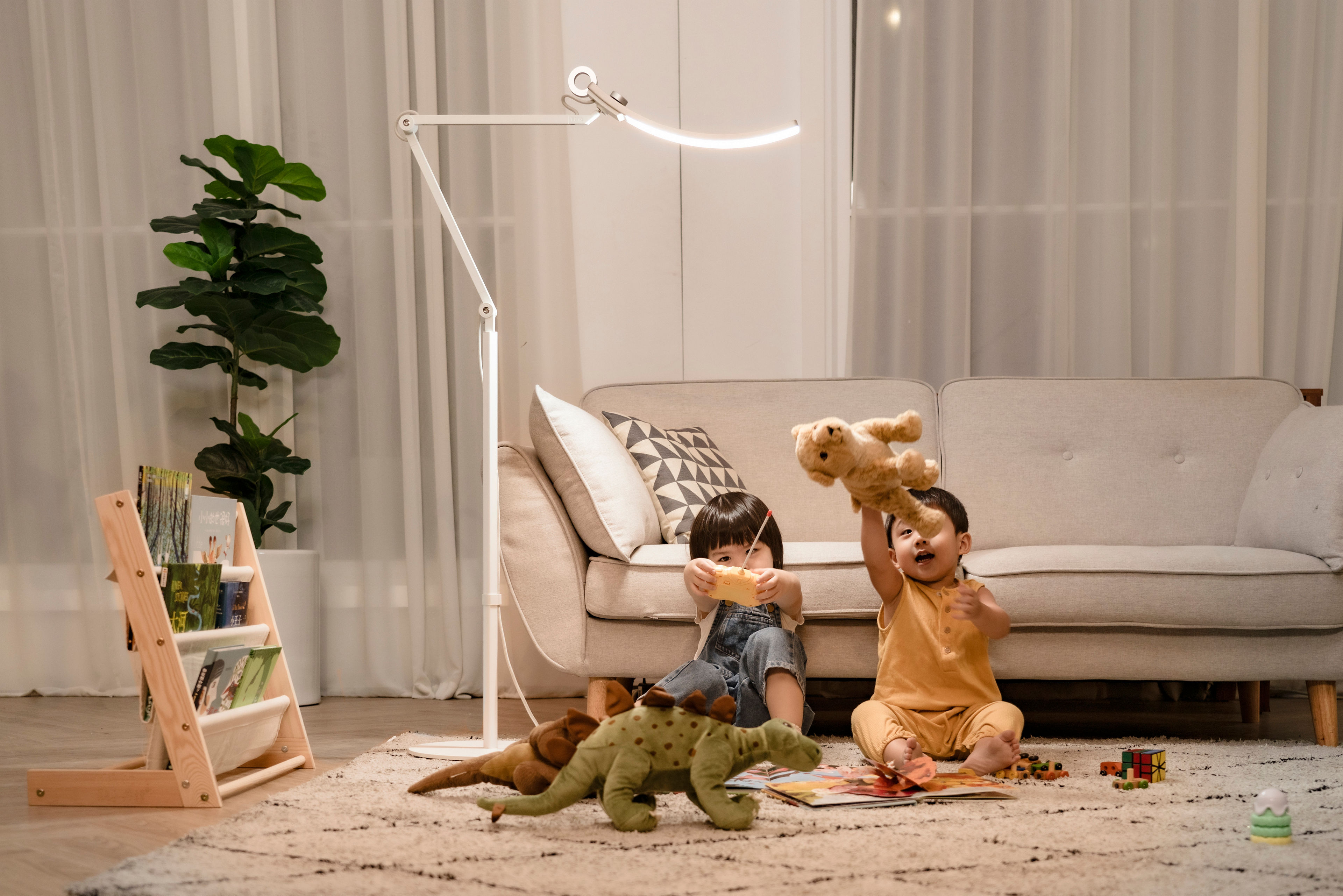 BenQ e-Reading Floor Lamp, safe LED lamp with cord organizers for toddlers to use